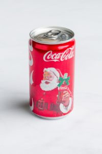 12 ounce soft drink coca cola